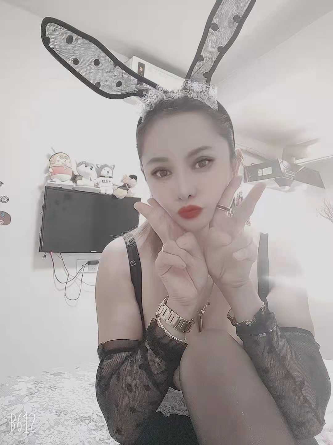 车灯硕大,超级性感,服务特别好的妹子