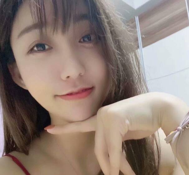 性价比超高的妹子