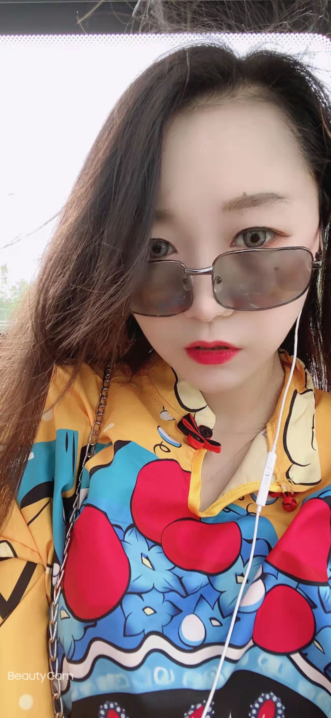 解锁南站的一个御女小姐姐