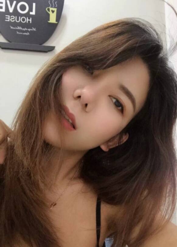 借钱都要去搞的妹子