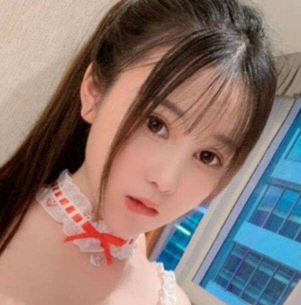 黑色gla，尾号c56，移动炮场马路女神