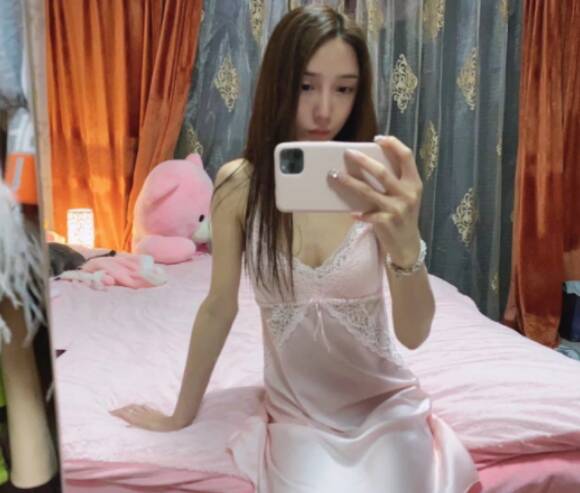 年轻漂亮的美眉做兼职