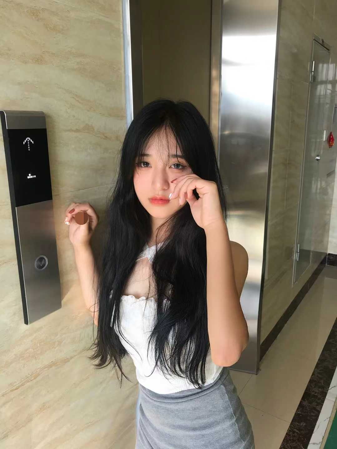 清纯美丽的女学生妹妹