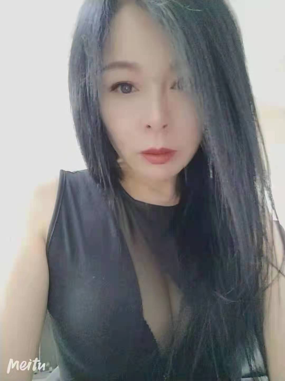 摩尔城大奶少妇