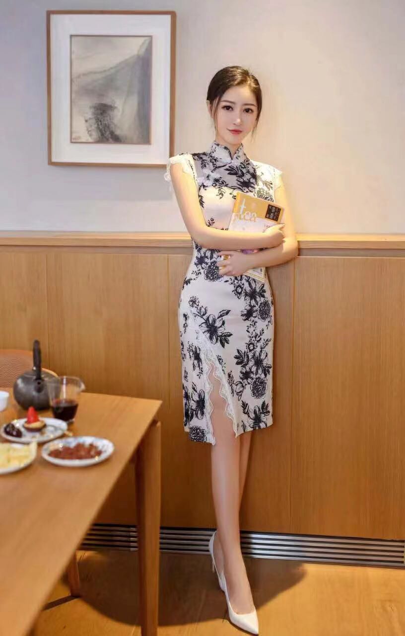 喝茶必须找她，浪蹄子