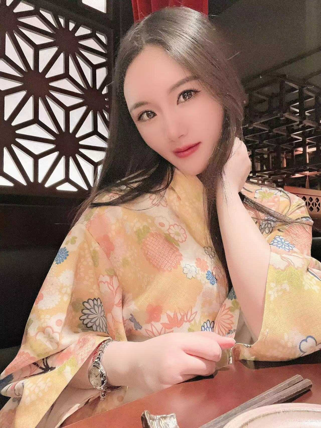 兼职护士小姐姐