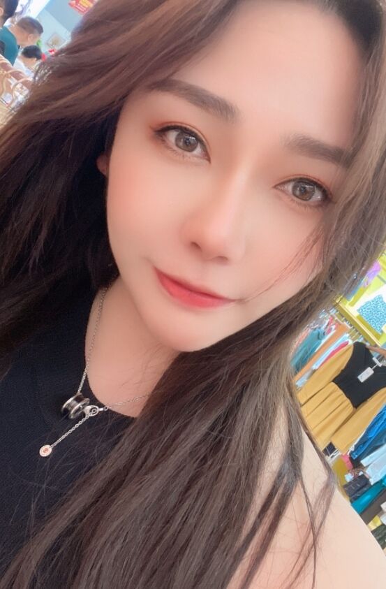 童颜巨乳d杯美少女