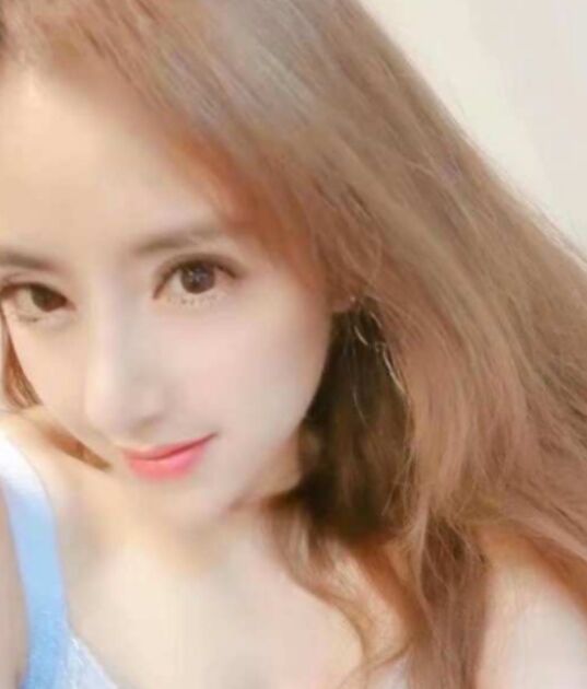 大爆乳，两只手抓不住