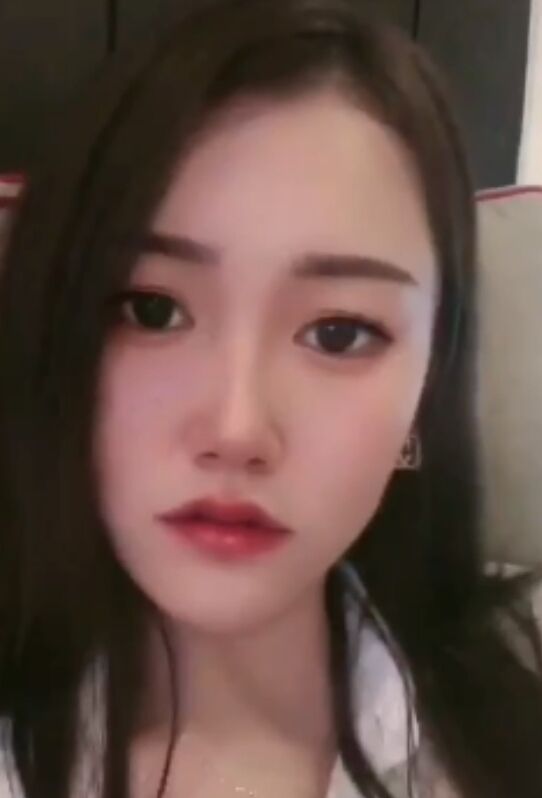 奶子又大又白，各种姿势有花活