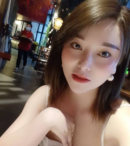 颜值身材年纪服务综合下来，性价比算高的了。