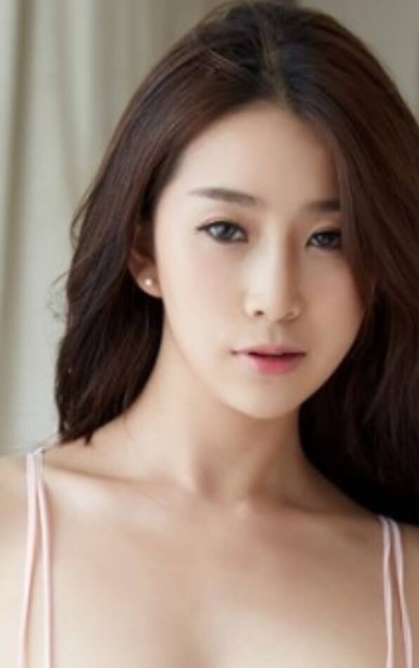 功夫女王风Sao抚媚艾菲儿，可后花园