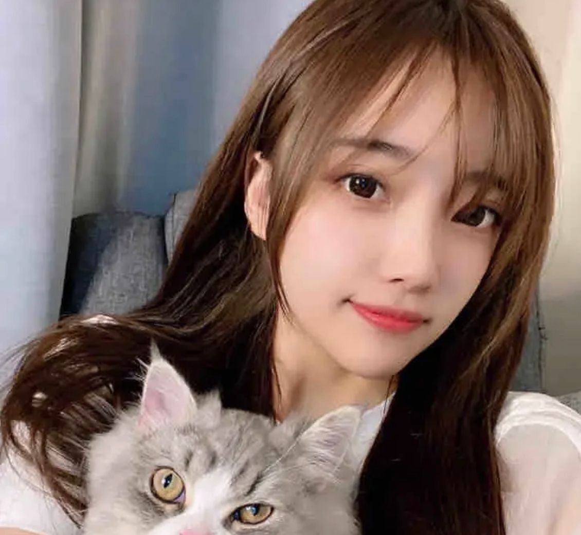 超嫩学生妹，刚出来没多久