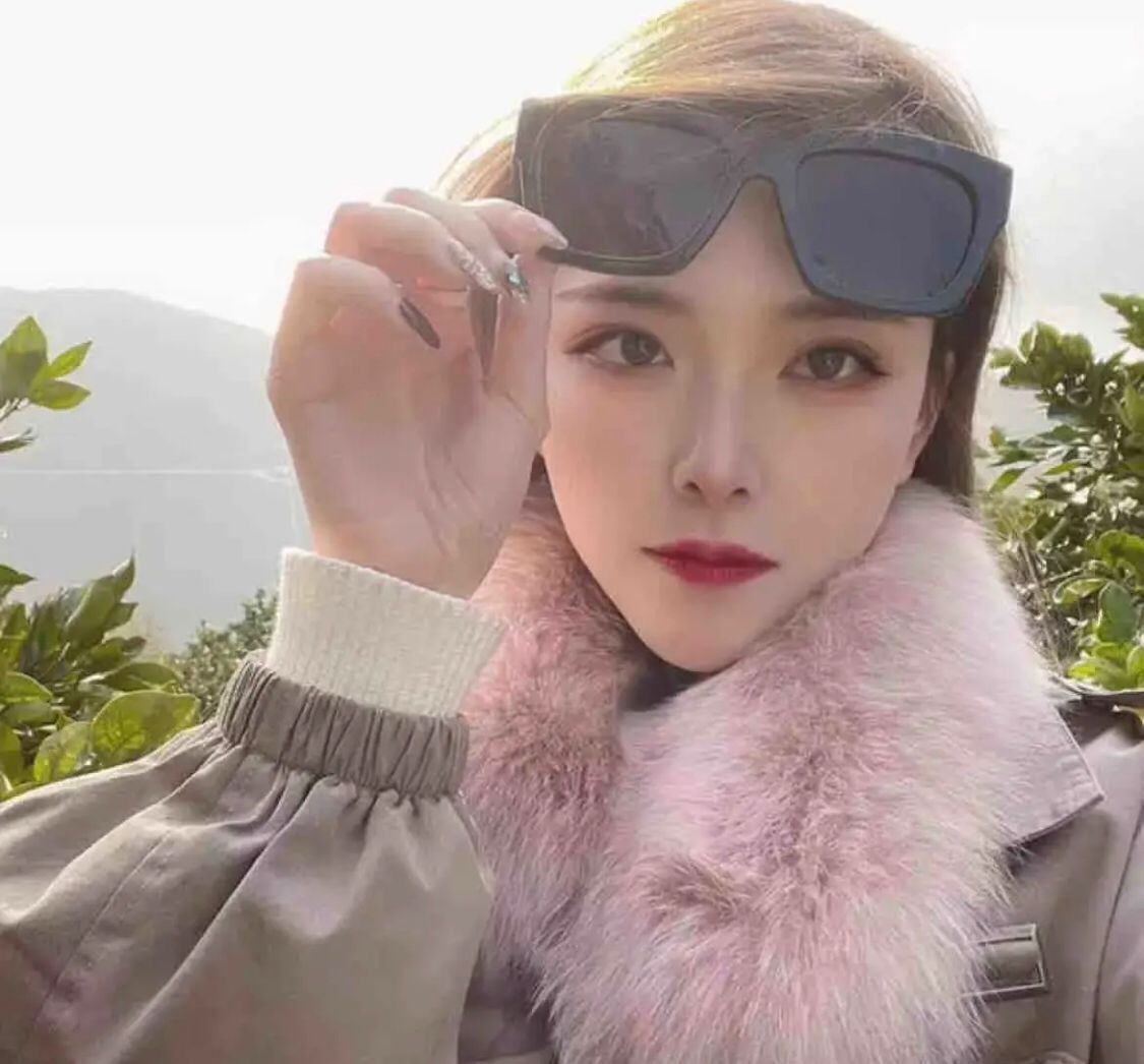 十分不错的妹子有御姐味