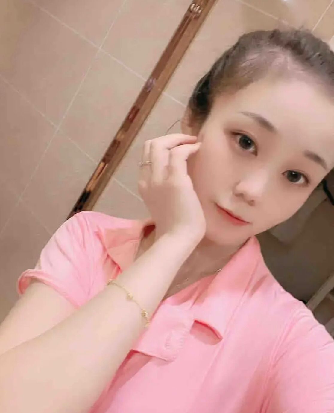 良家少妇初次下水