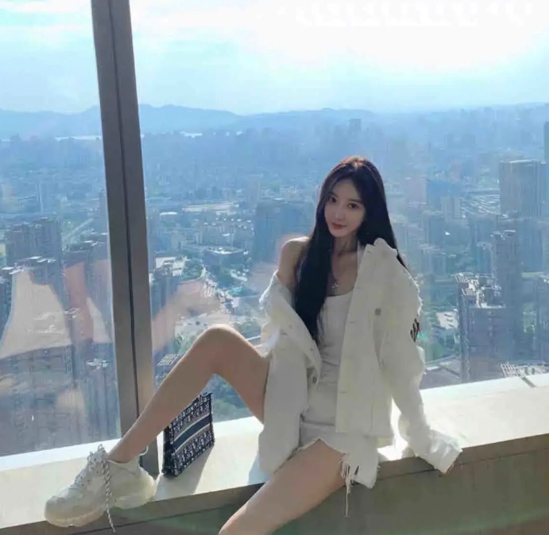 身材颜值服务叫声好听的少妇