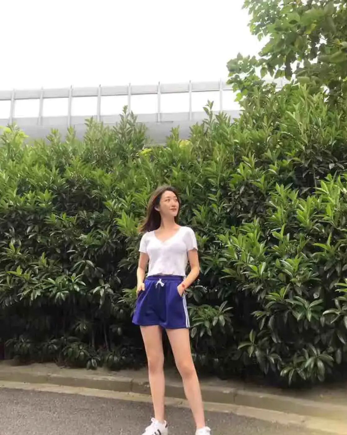 KH很细的一个妹子