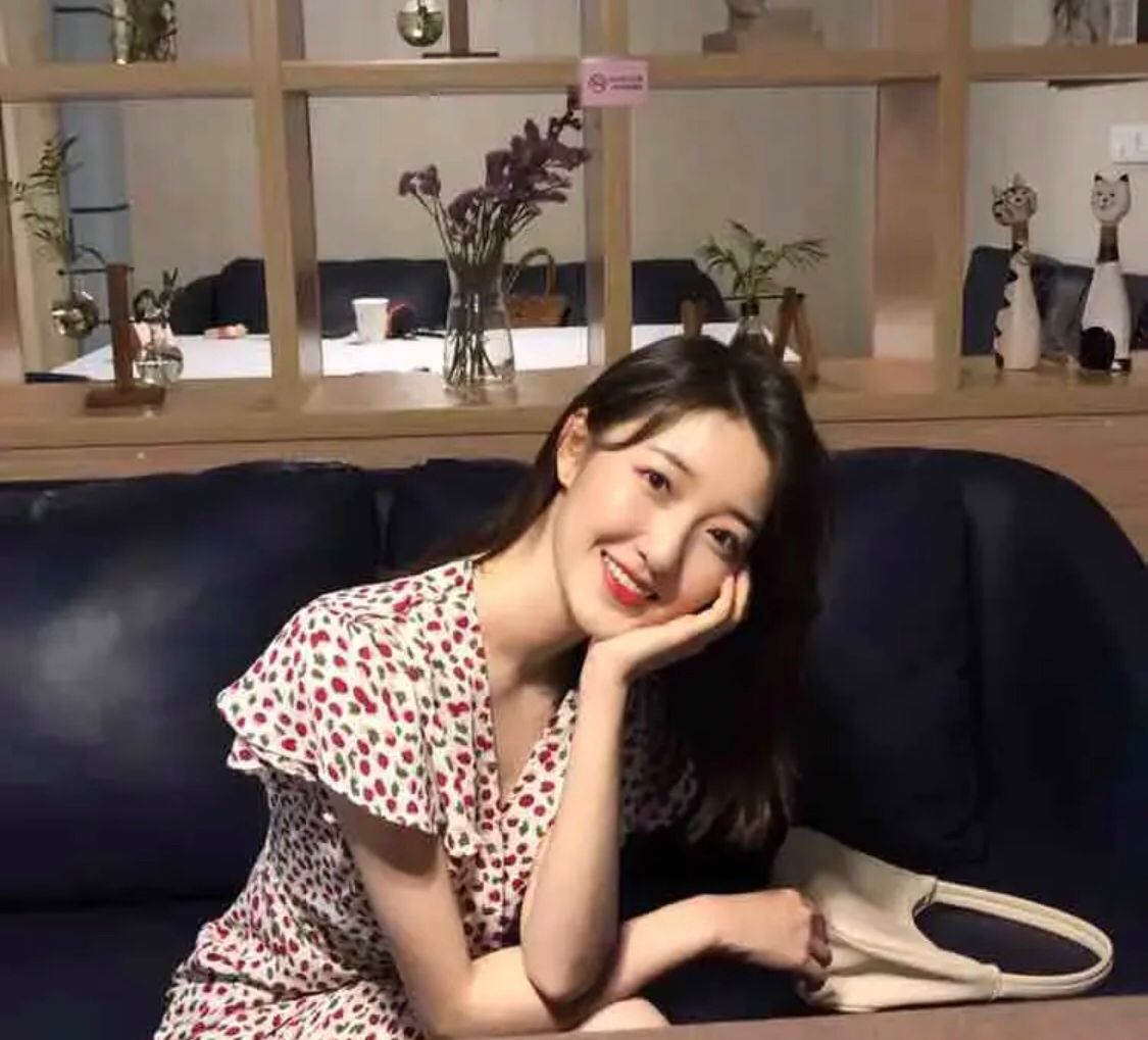 KH很细的一个妹子