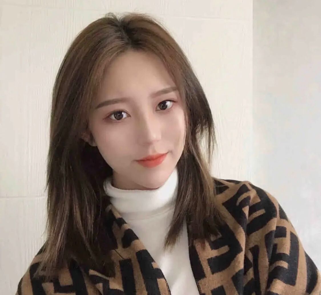 颜值身材都很不错的妹子