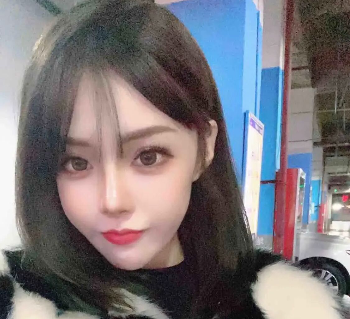 身材颜值真的很不错的妹子