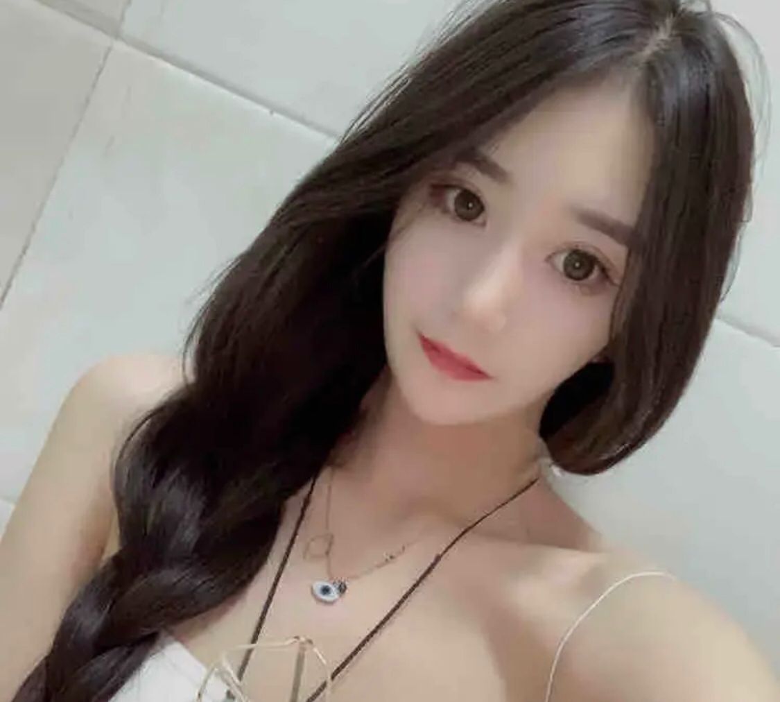 颜值身材有9分的妹子