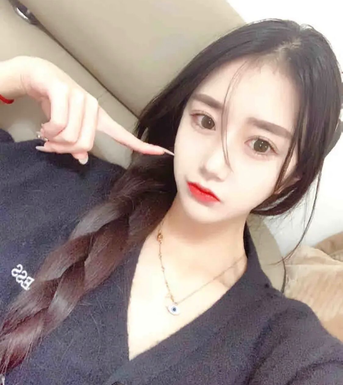 颜值身材有9分的妹子