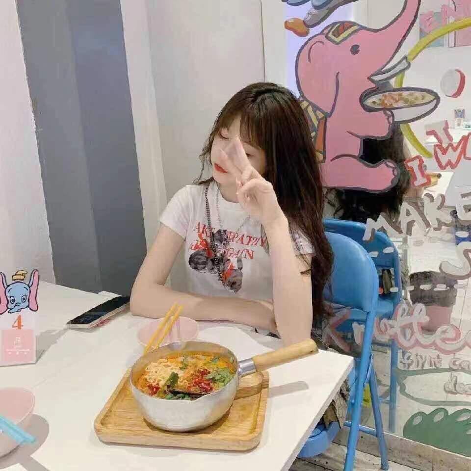 年轻超级嫩的妹子