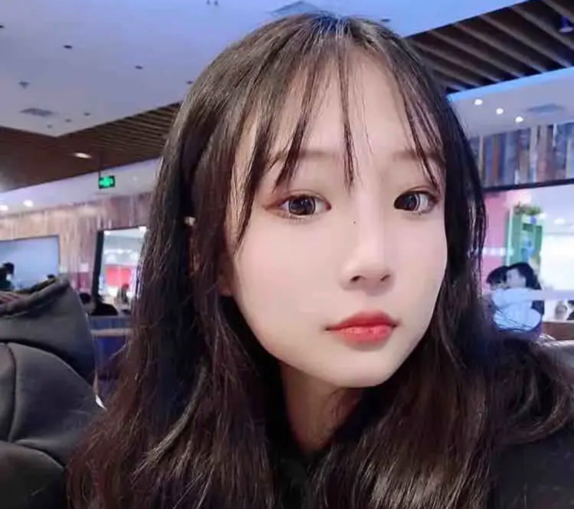 年轻超级嫩的妹子