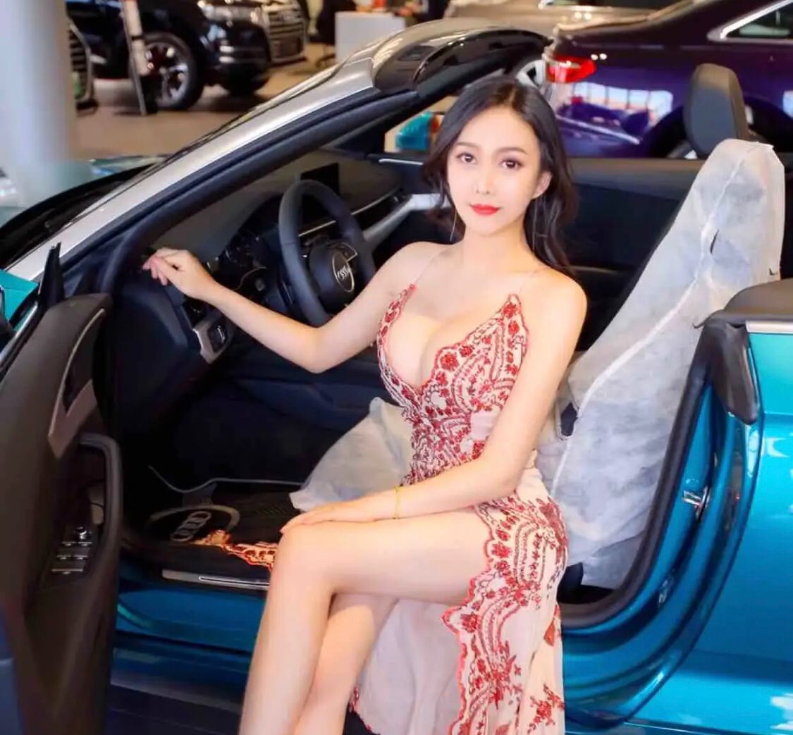 漂亮的兼职车模