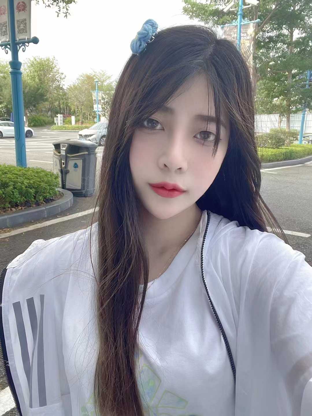 强烈推荐一个00后小姑娘！超级嫩的