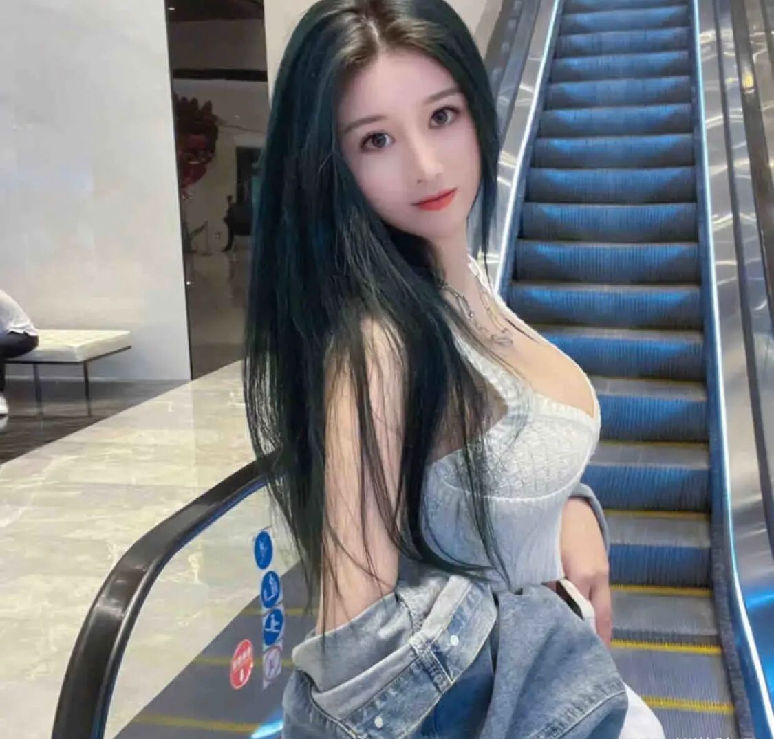 颜值身材不错的妹子