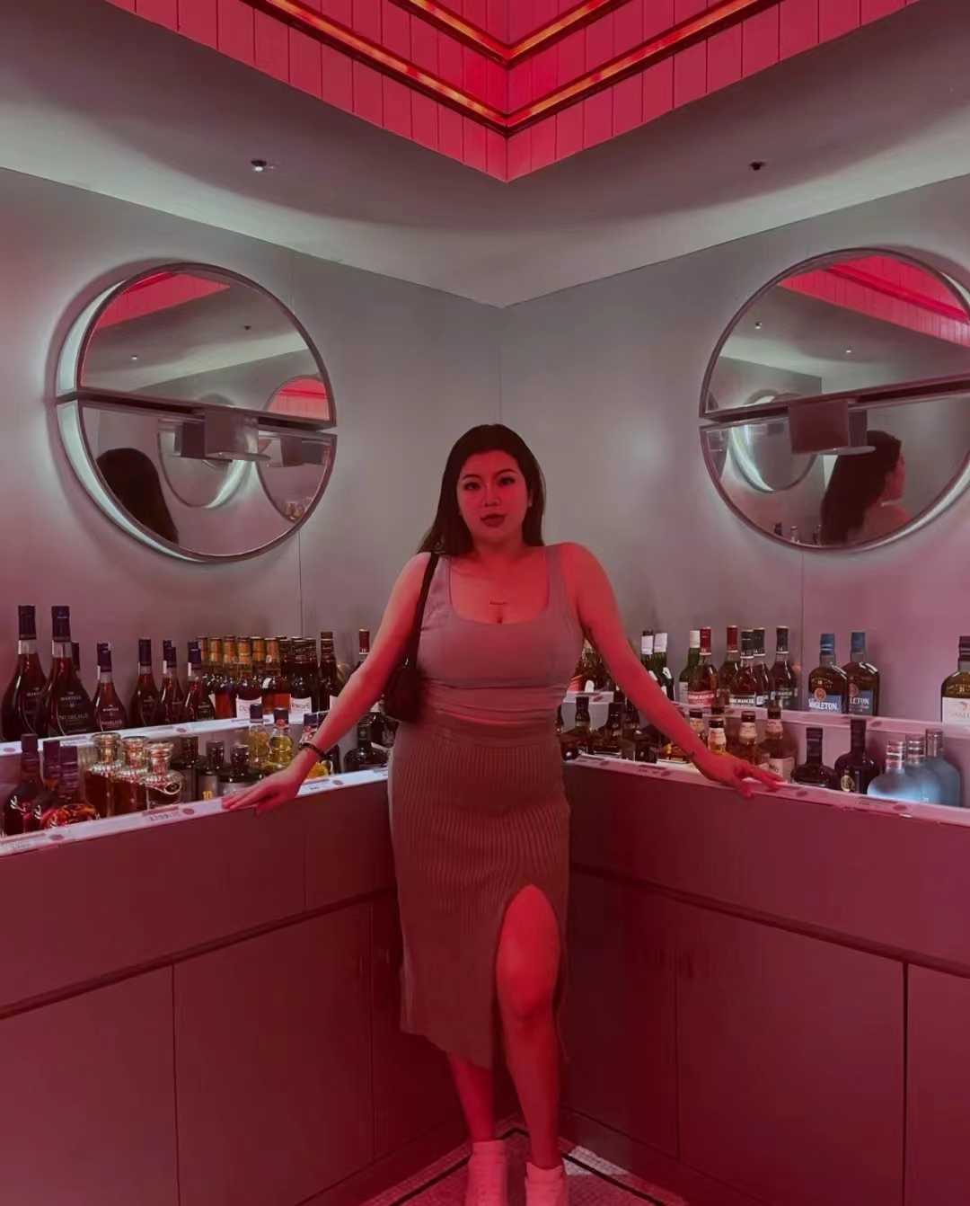 西湖区丰满性感小姐姐