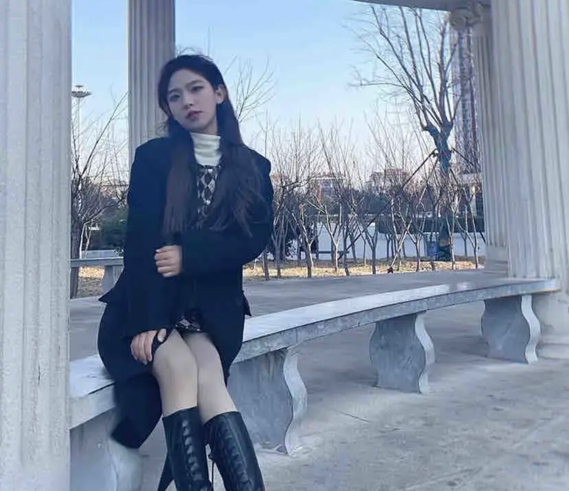 腿长奶大的尤物,青春战斗力巨强, she~吻好刺激