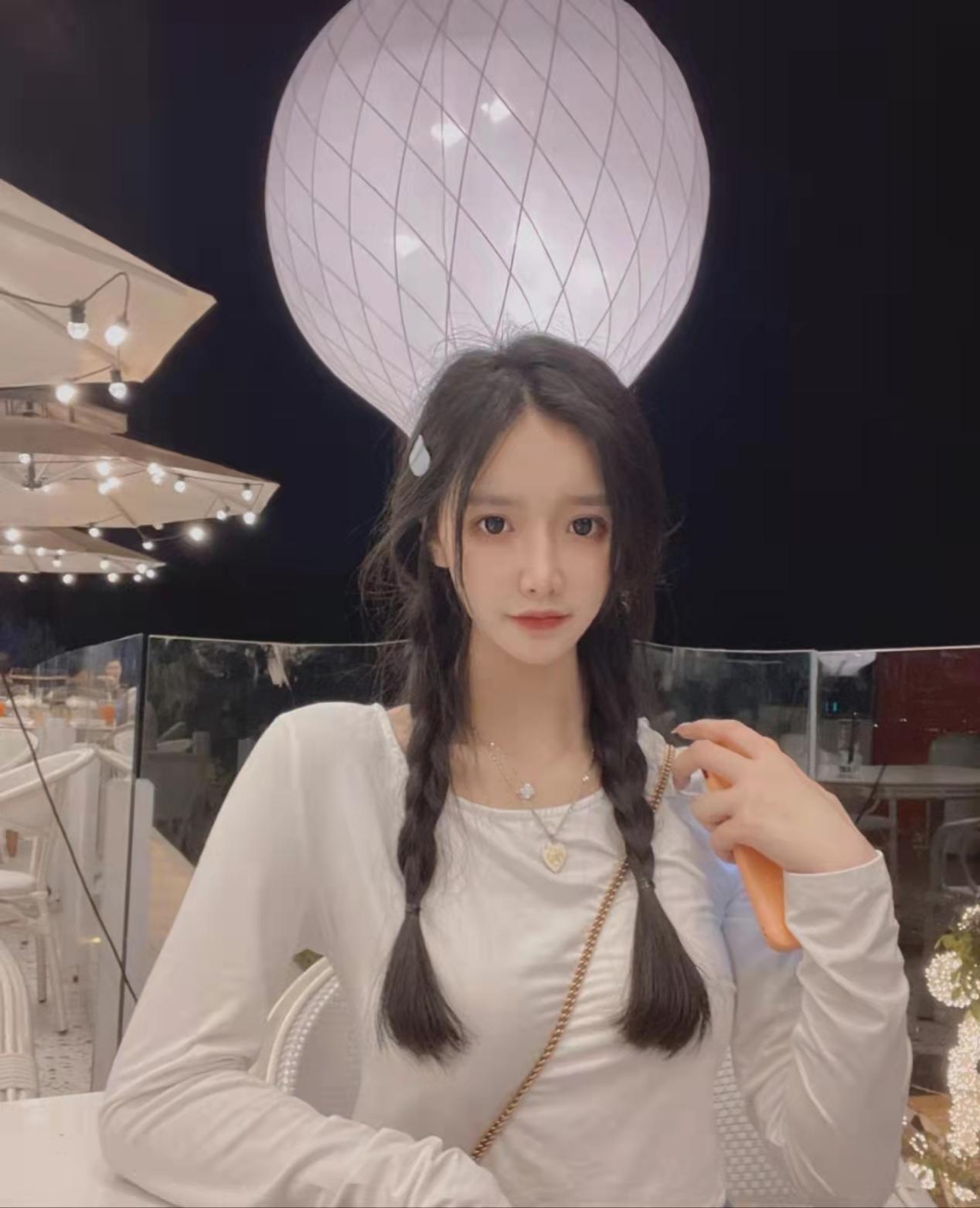 年轻 漂亮 大长腿 让人看着就有欲望