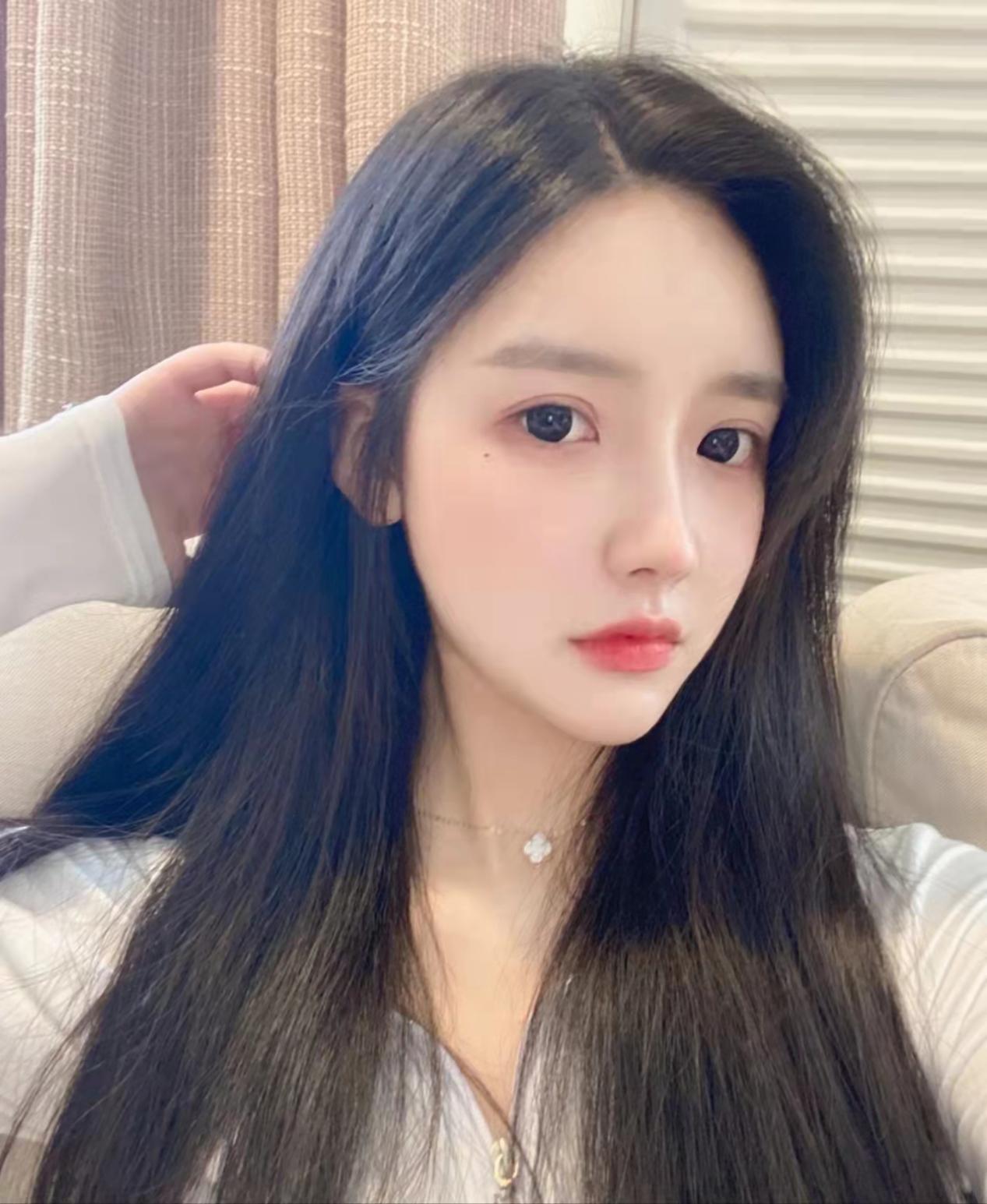 年轻 漂亮 大长腿 让人看着就有欲望