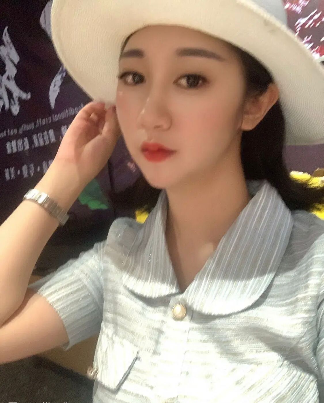 很紧的一个妹子