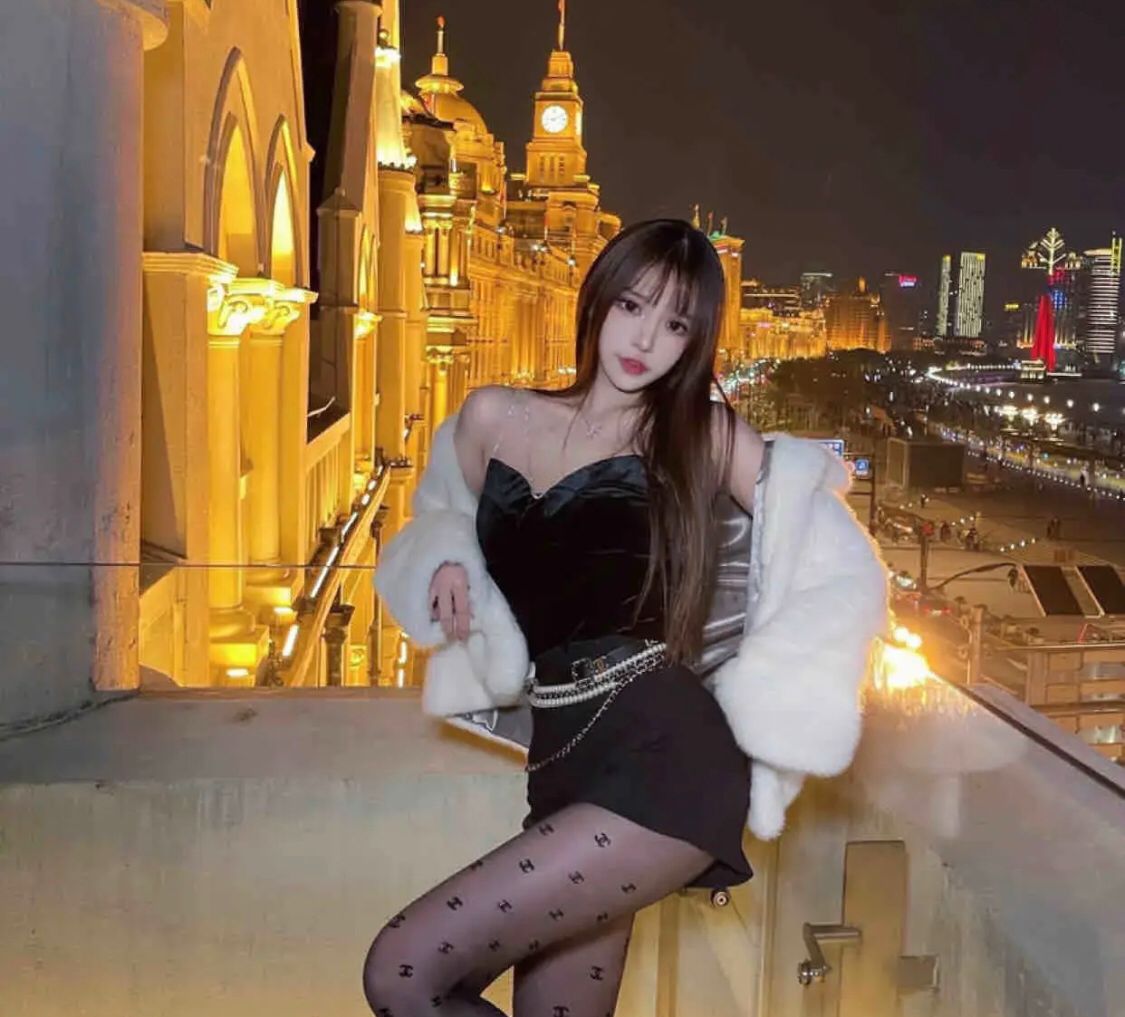 很甜很萌的妹子