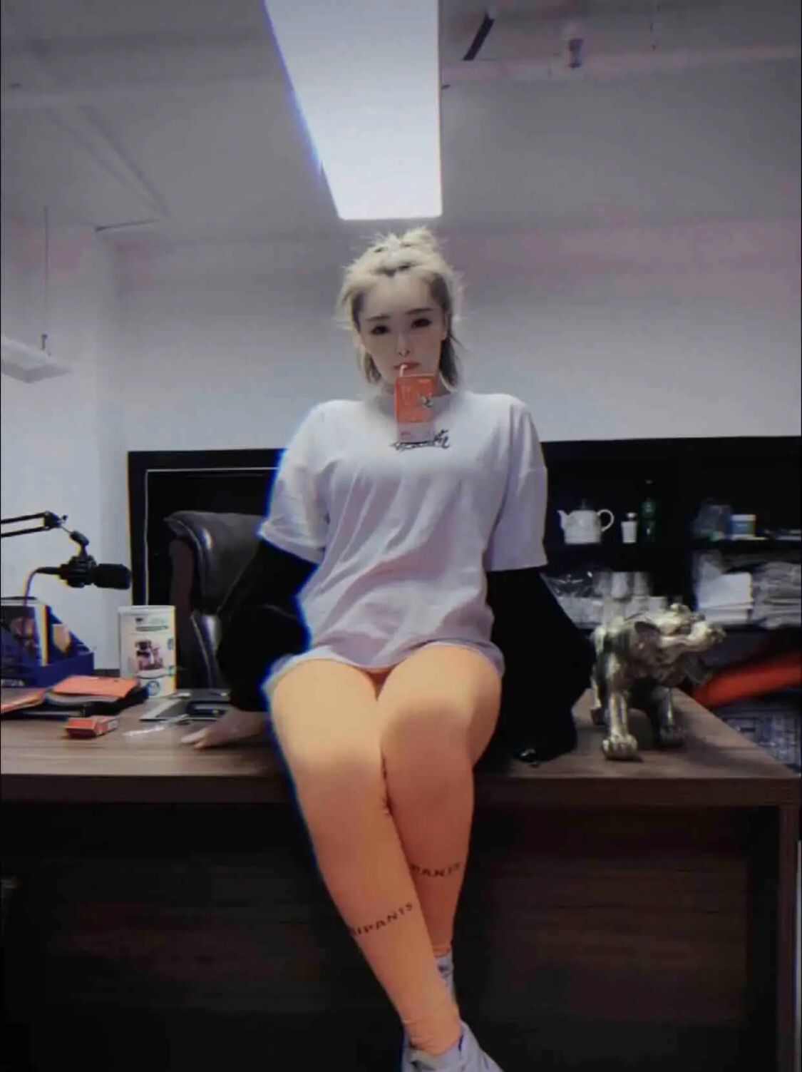 身材好，制服诱惑，b紧，水多，艹的很有感觉