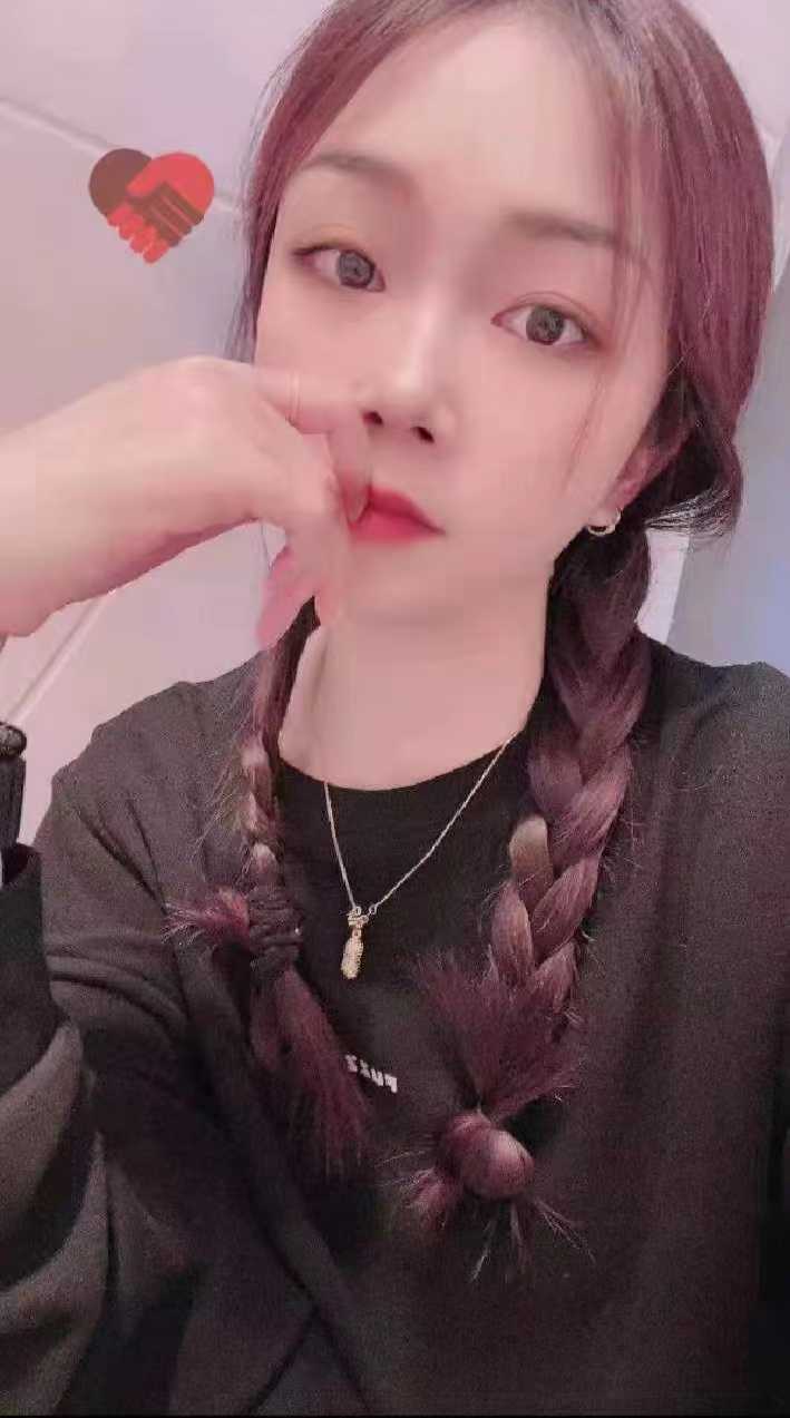 青青老师授课,刚下水身材很棒