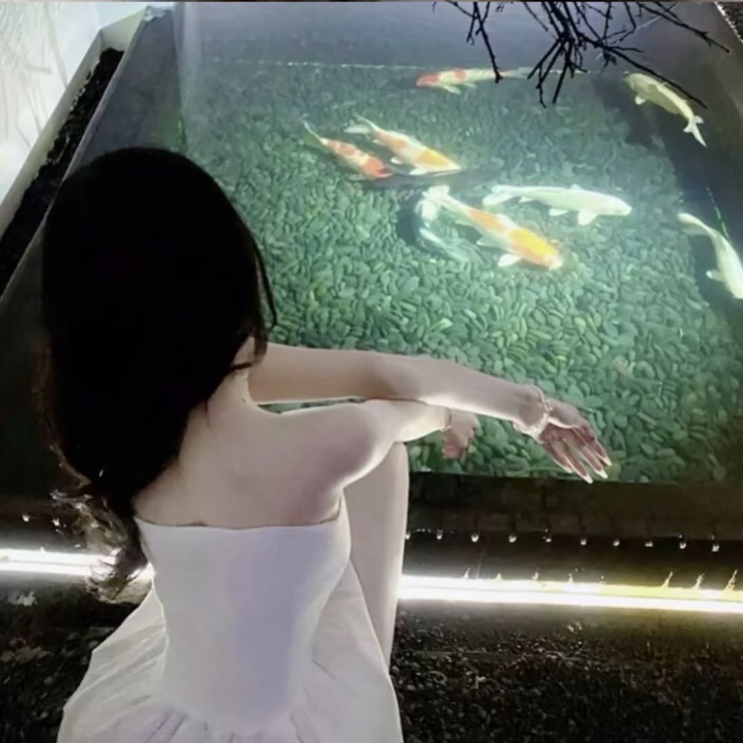 开朗幽默的妹子