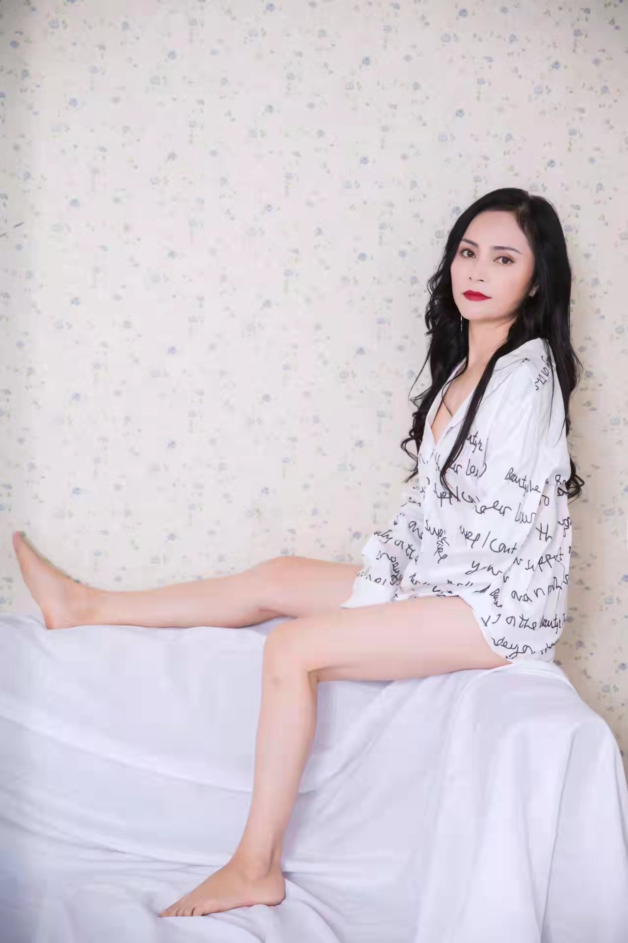 凤凰西街性感大胸少妇