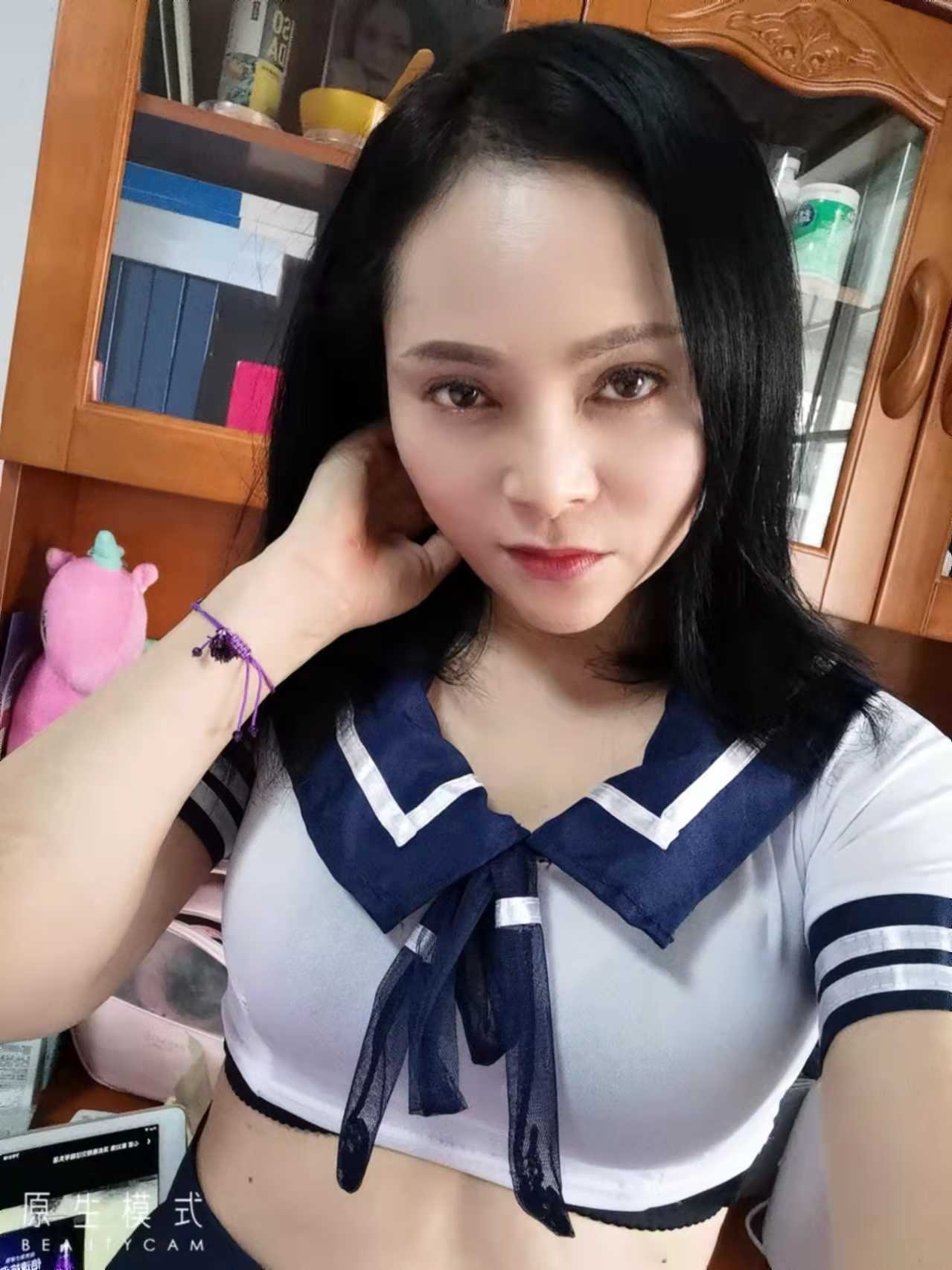 凤凰西街性感大胸少妇