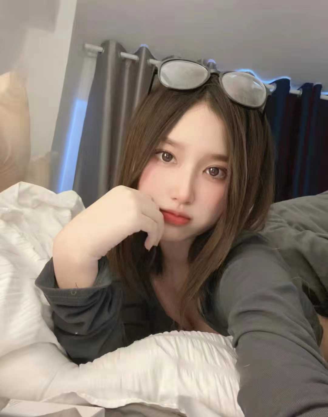 细皮嫩肉小风Sao，刚刚下水，调情很舒服