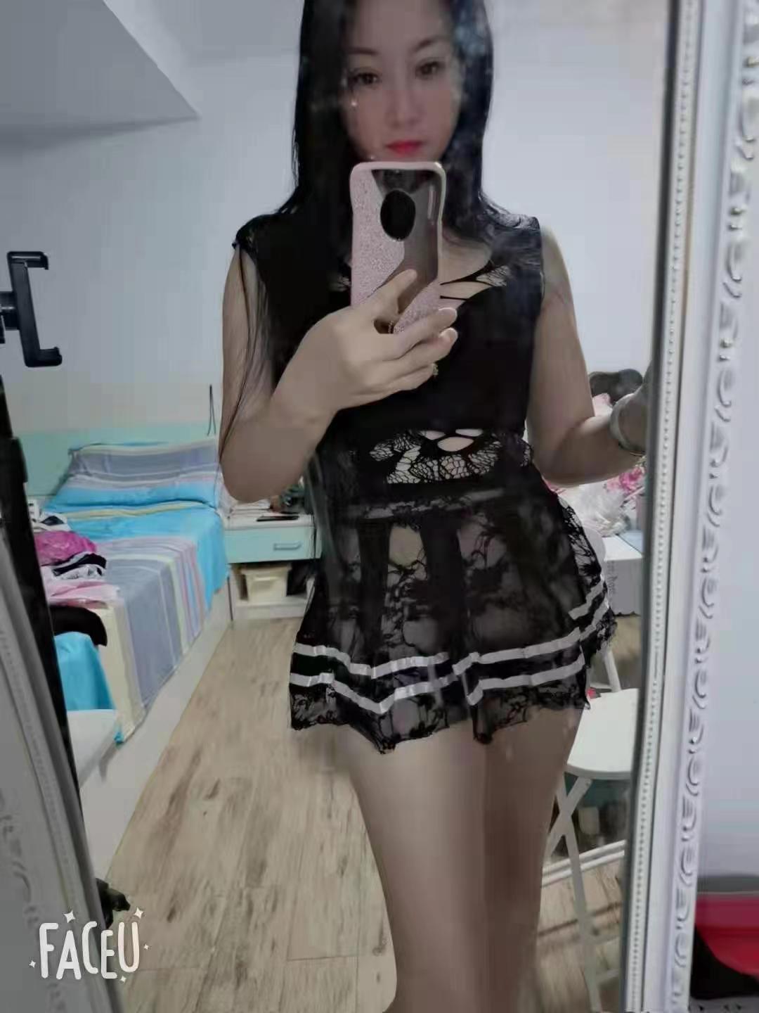 喜欢制服的大奶少妇