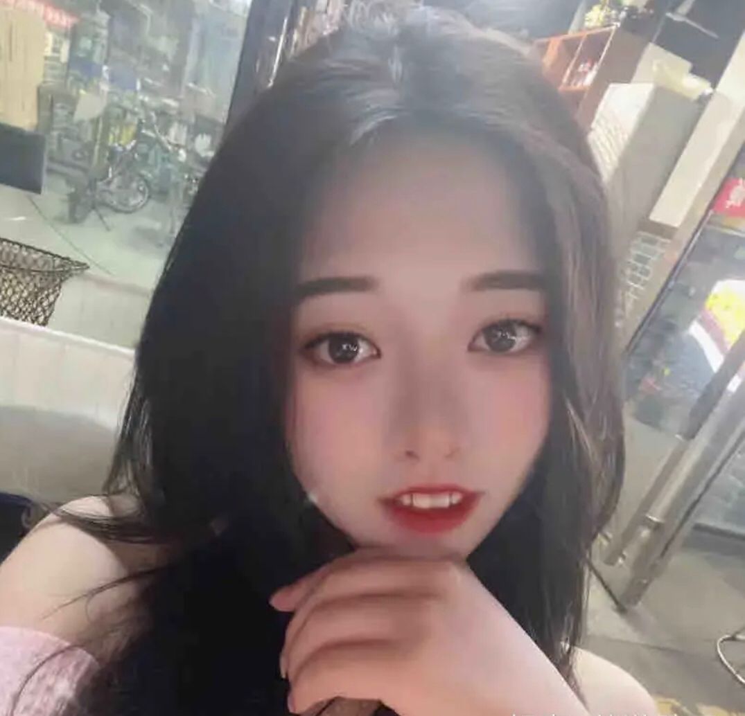 风情味十足的妹子