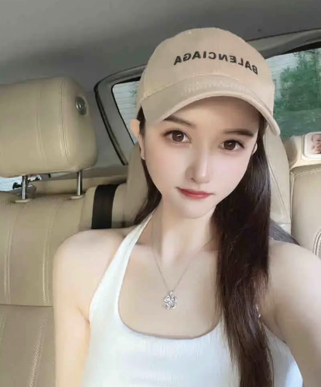 很年轻，很紧的妹子