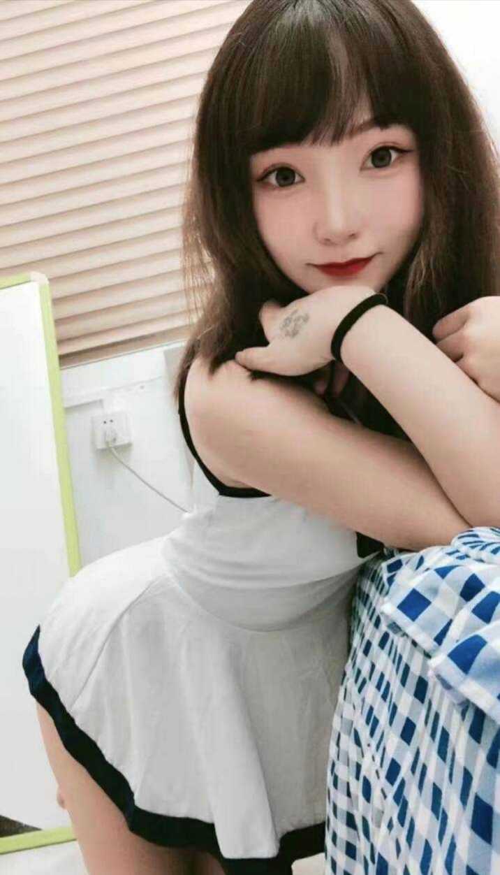 分享天河区丝袜美腿小姐姐