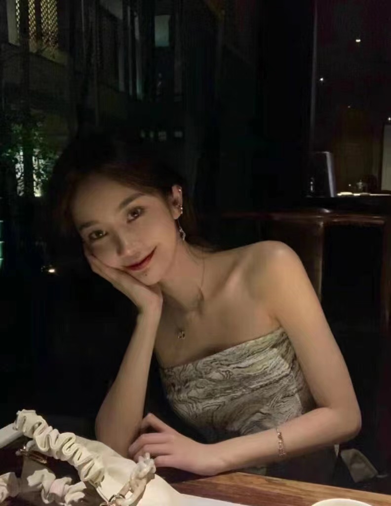 颜值身材超正的小妹妹