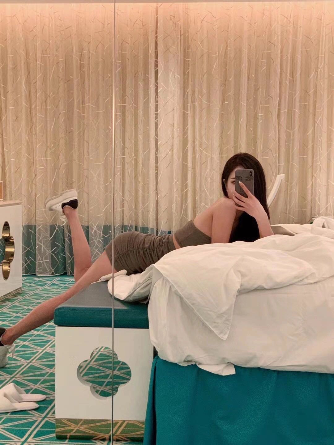 非常难得00性感模特，极品身材