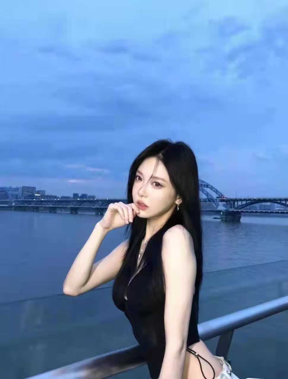 四目相对,你想要的全部都有，大胆过来尝试吧