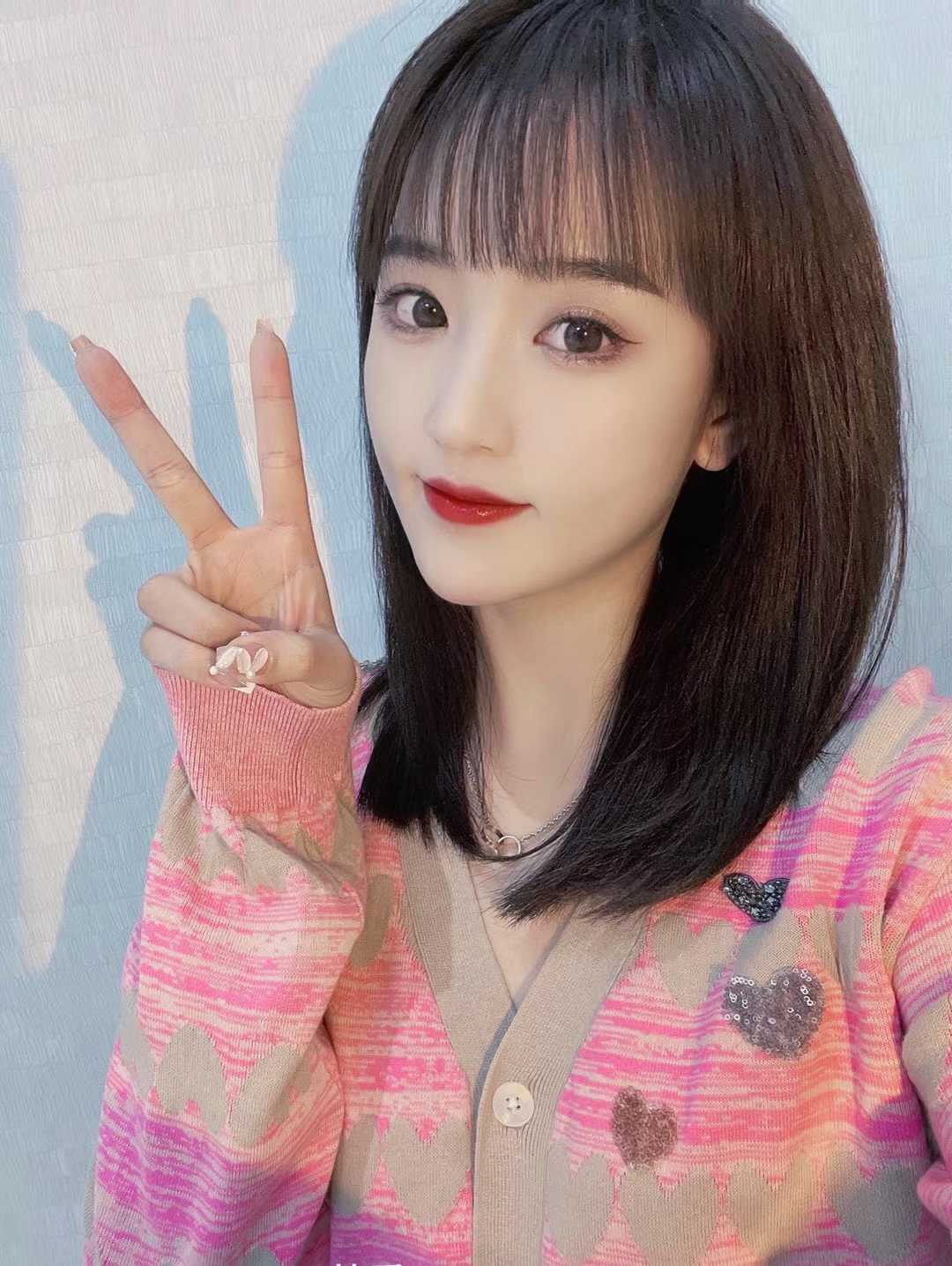 sao妹子，外表是青春少女，其实比较sao